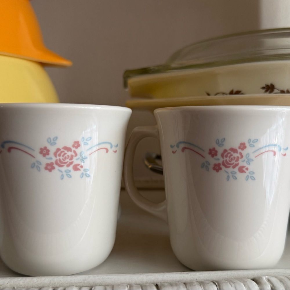 Set of 2 Vintage Corning Corelle English Breakfast Pattern Coffee Mugs